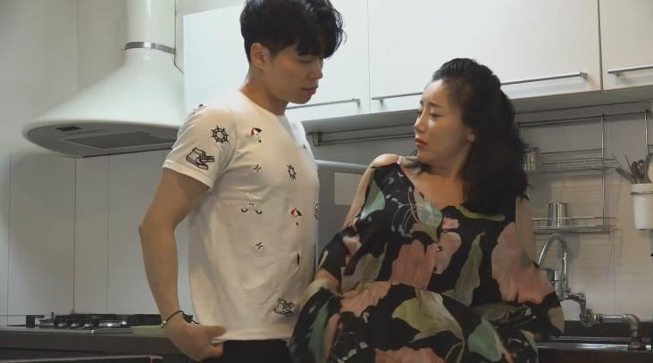 sex thoi ken Em bồ ngại ngùng dù cô bé đã ướt nhẹp